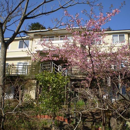Chiisana Hotel Hanaikada Ito  Exteriör bild