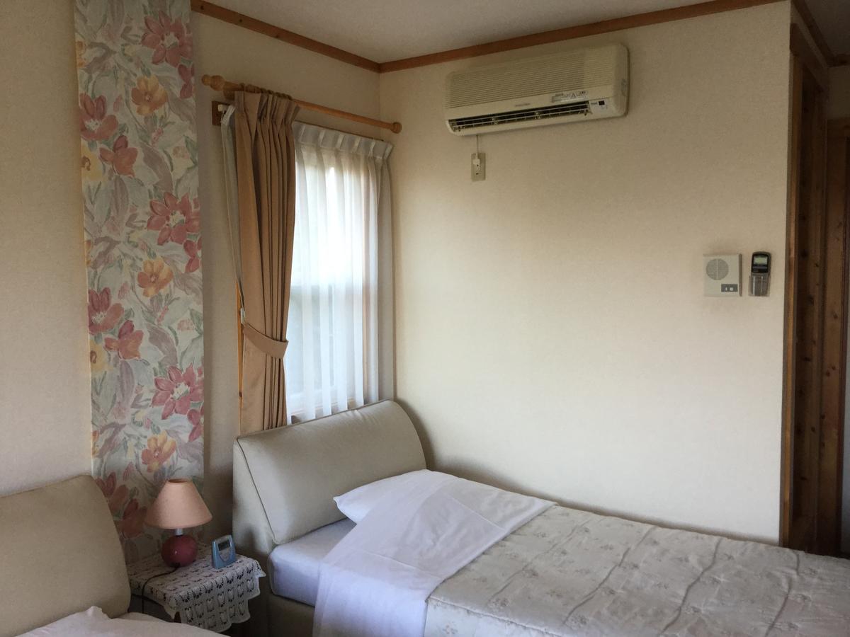 Chiisana Hotel Hanaikada Ito  Exteriör bild